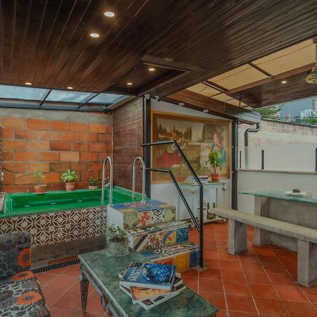 Casa Los Naranjos Hostal Медельин Экстерьер фото