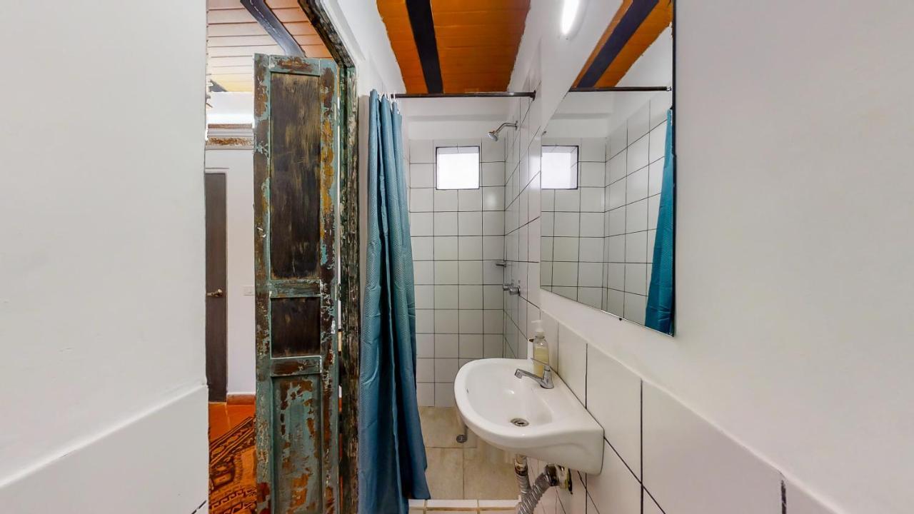 Casa Los Naranjos Hostal Медельин Экстерьер фото